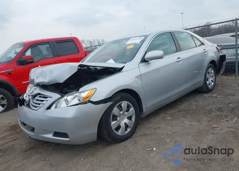 2007 Toyota Camry Le z USA, uszkodzony, nr VIN 4T1BE46K87U655287